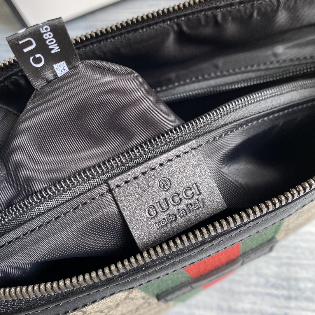 387111 Web GG Supreme messenger, gucci essengers Bags for Men