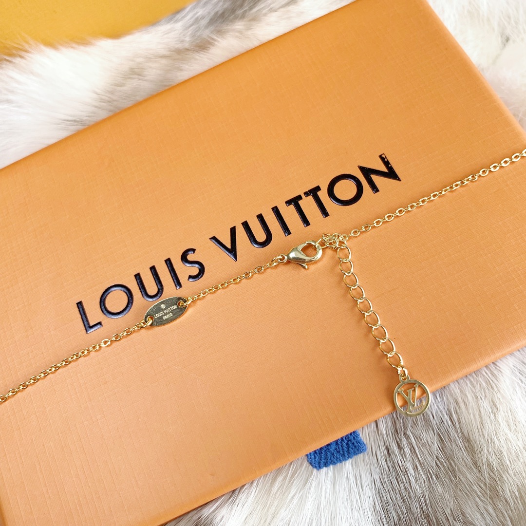 Necklaces and Pendants, Louis Vuitton LV