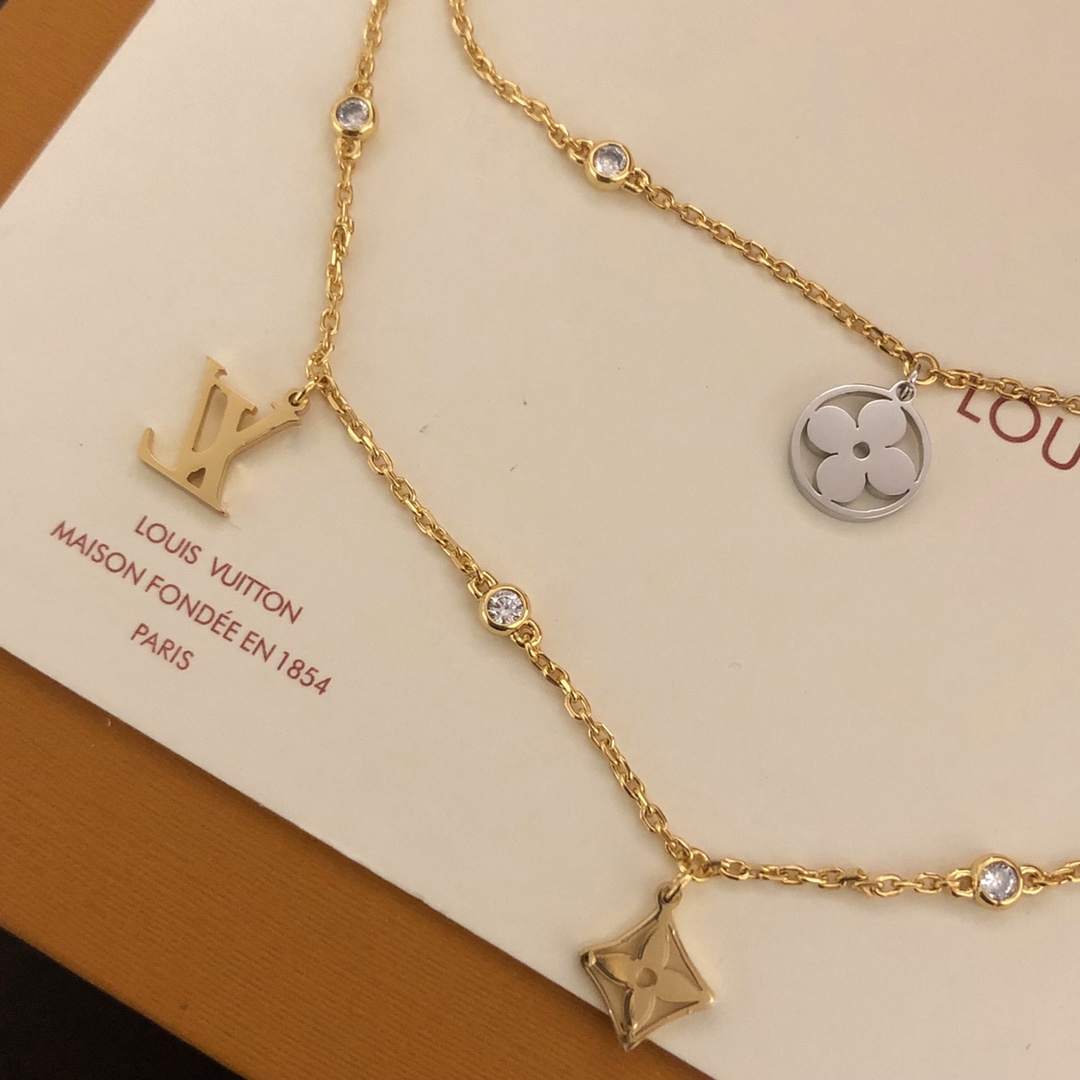 Necklaces and Pendants, Louis Vuitton LV