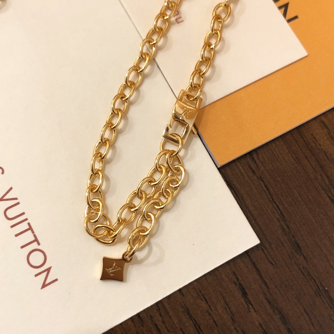 Necklaces and Pendants, Louis Vuitton LV