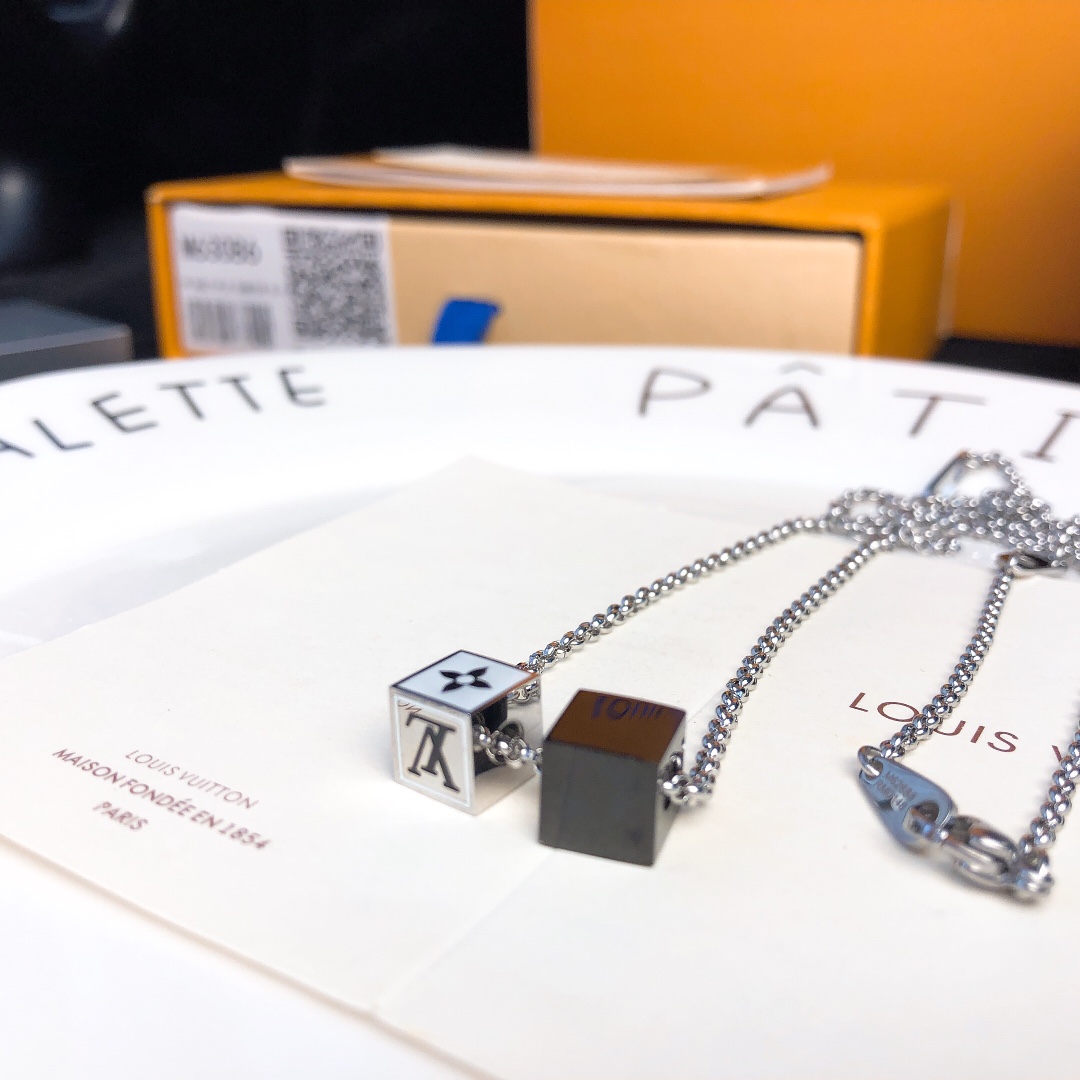 Necklaces and Pendants, Louis Vuitton LV