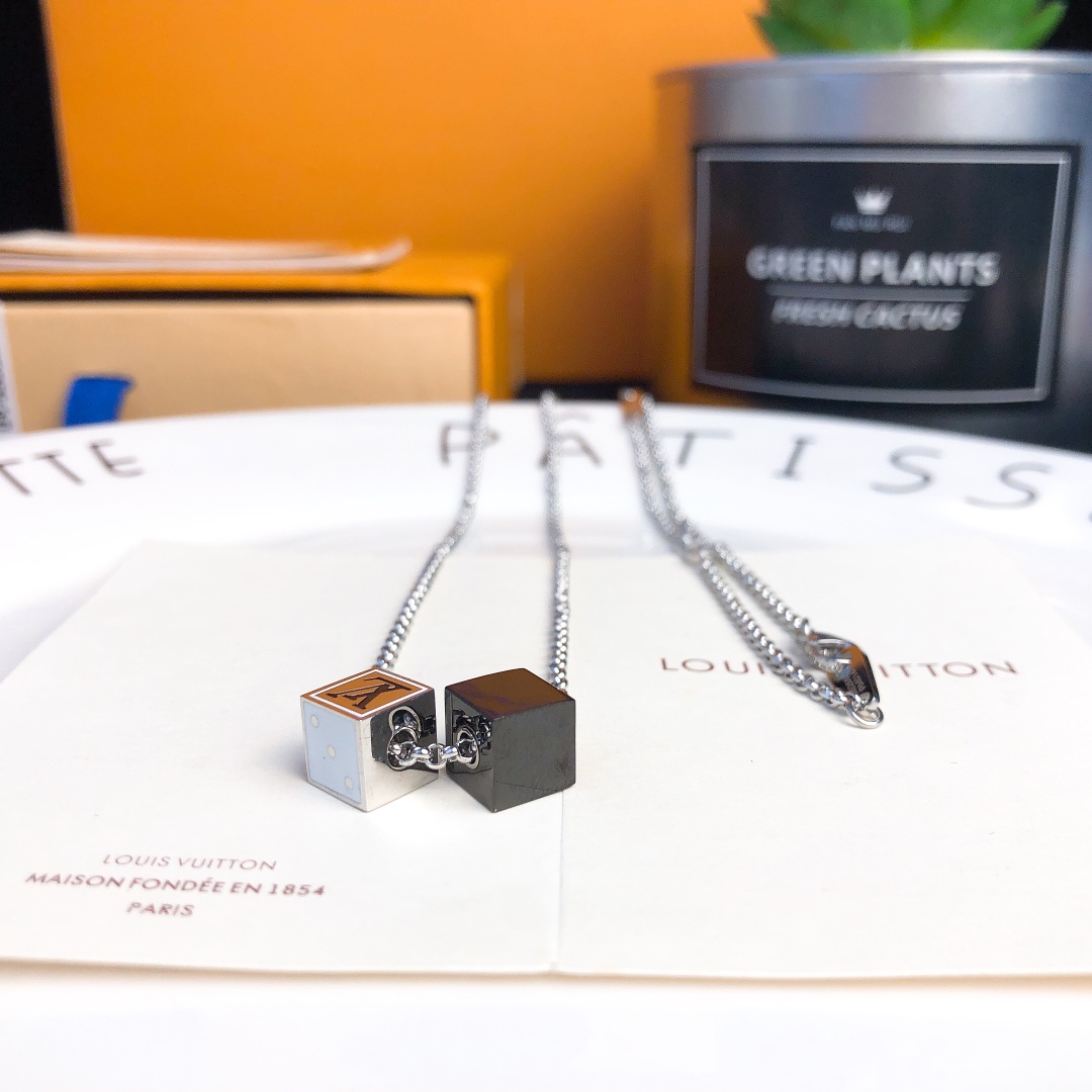 Necklaces and Pendants, Louis Vuitton LV