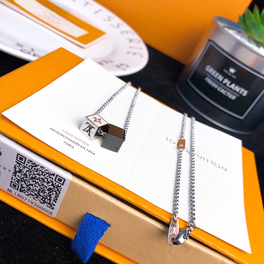 Necklaces and Pendants, Louis Vuitton LV