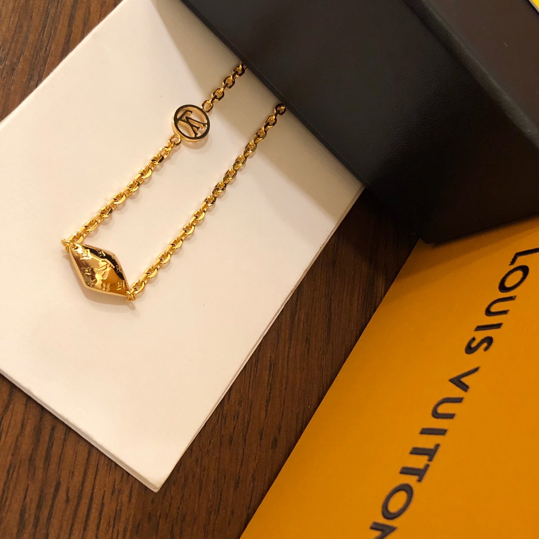 Necklaces and Pendants, Louis Vuitton LV