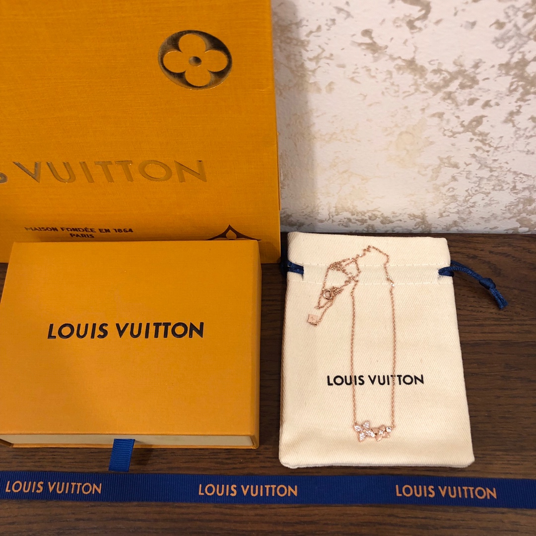 Necklaces and Pendants, Louis Vuitton LV