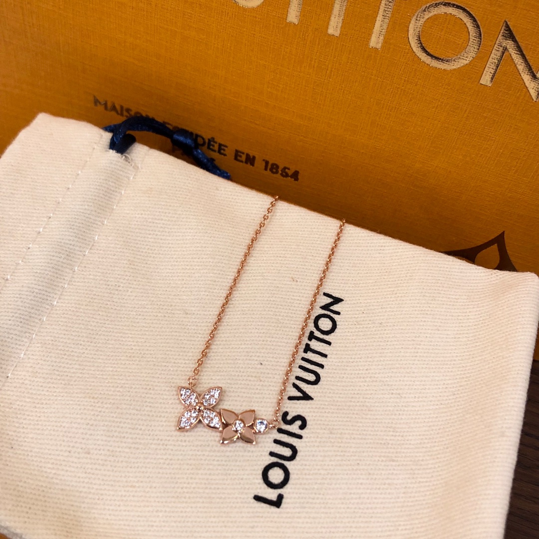 Necklaces and Pendants, Louis Vuitton LV