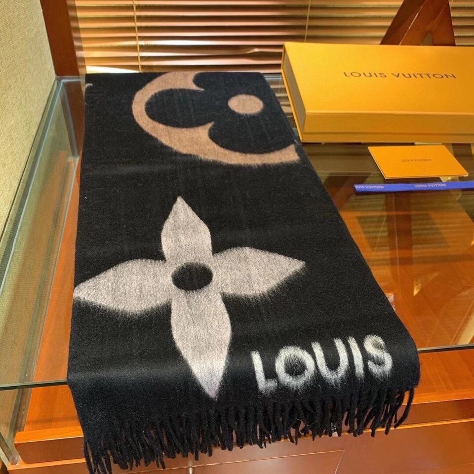 LOUIS VUITTON LV Scarf