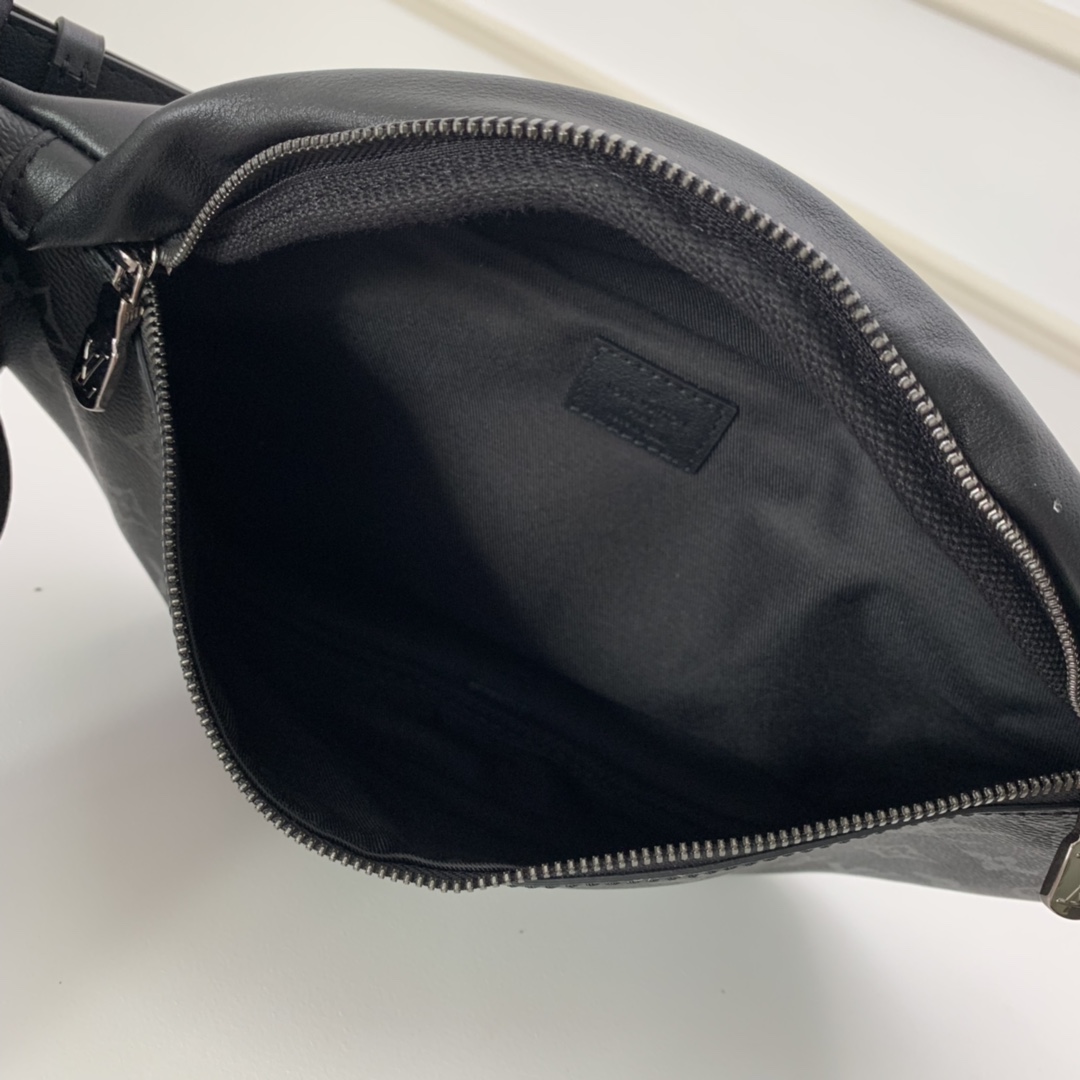 M44336  DISCOVERY BUMBAG, LOUIS VUITTON LV