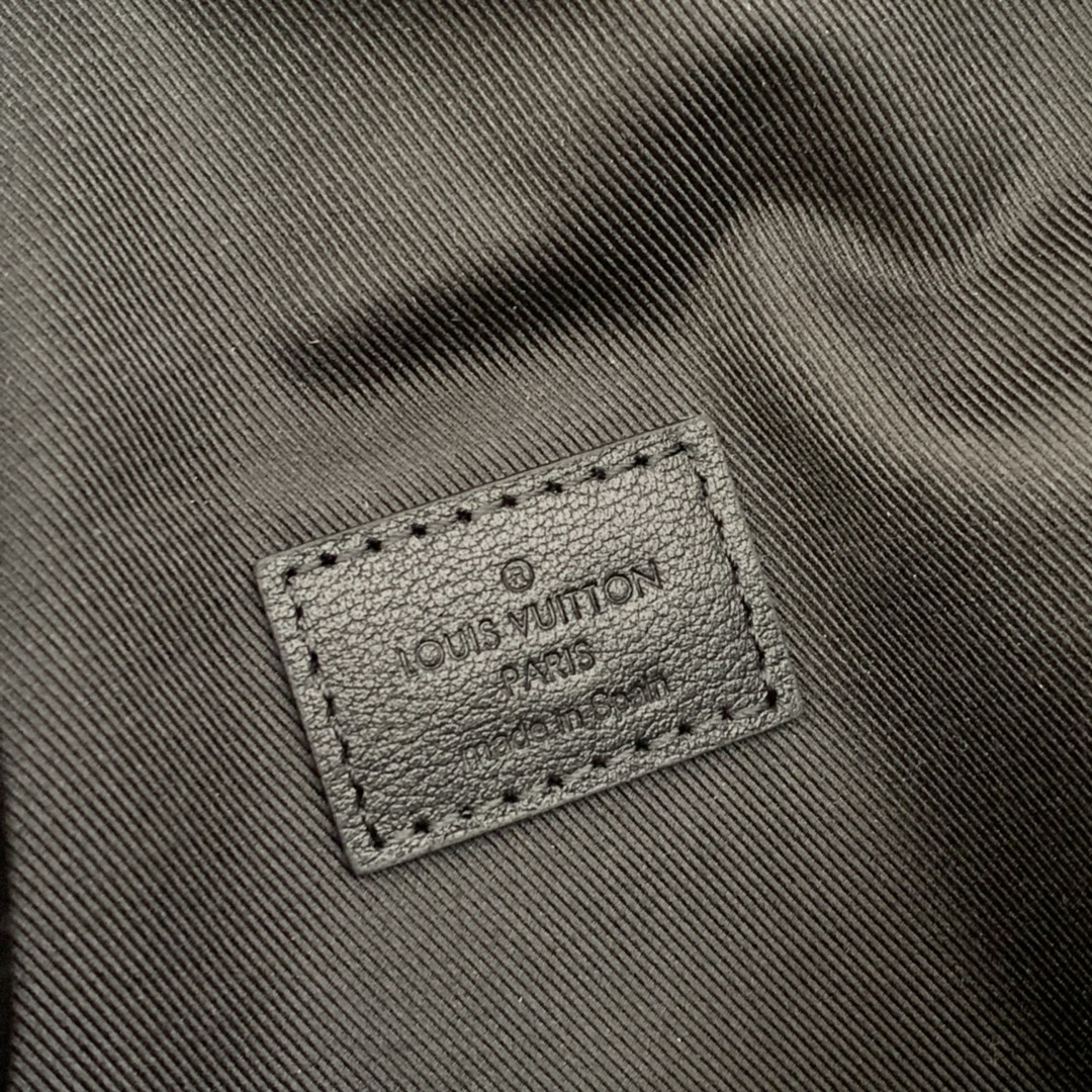 M44336  DISCOVERY BUMBAG, LOUIS VUITTON LV
