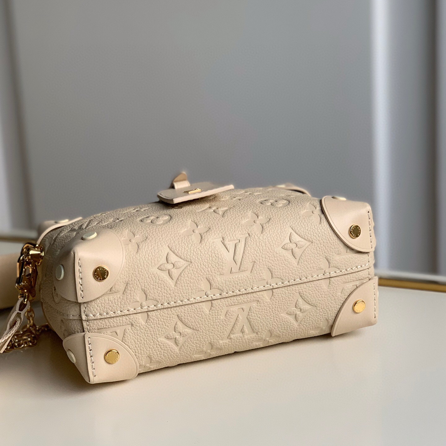 M45394 PETITE MALLE SOUPLE, Louis Vuitton LV Handbags