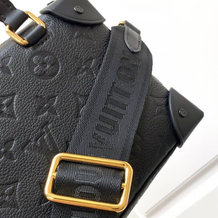 M45393  PETITE MALLE SOUPLE, Louis Vuitton LV Handbags