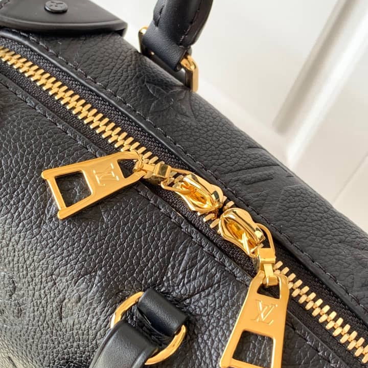 M45393  PETITE MALLE SOUPLE, Louis Vuitton LV Handbags