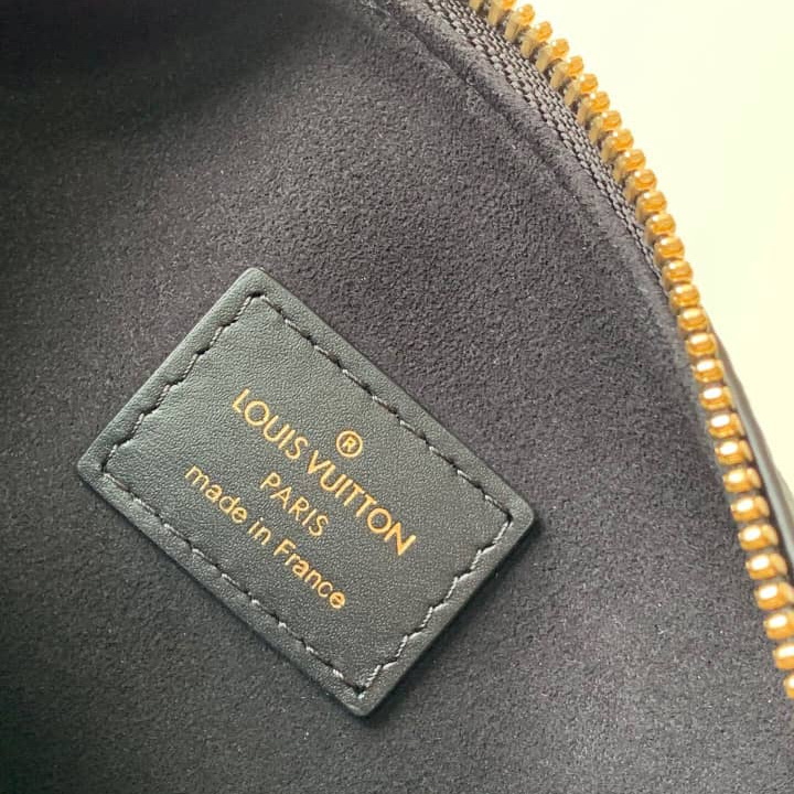 M45393  PETITE MALLE SOUPLE, Louis Vuitton LV Handbags