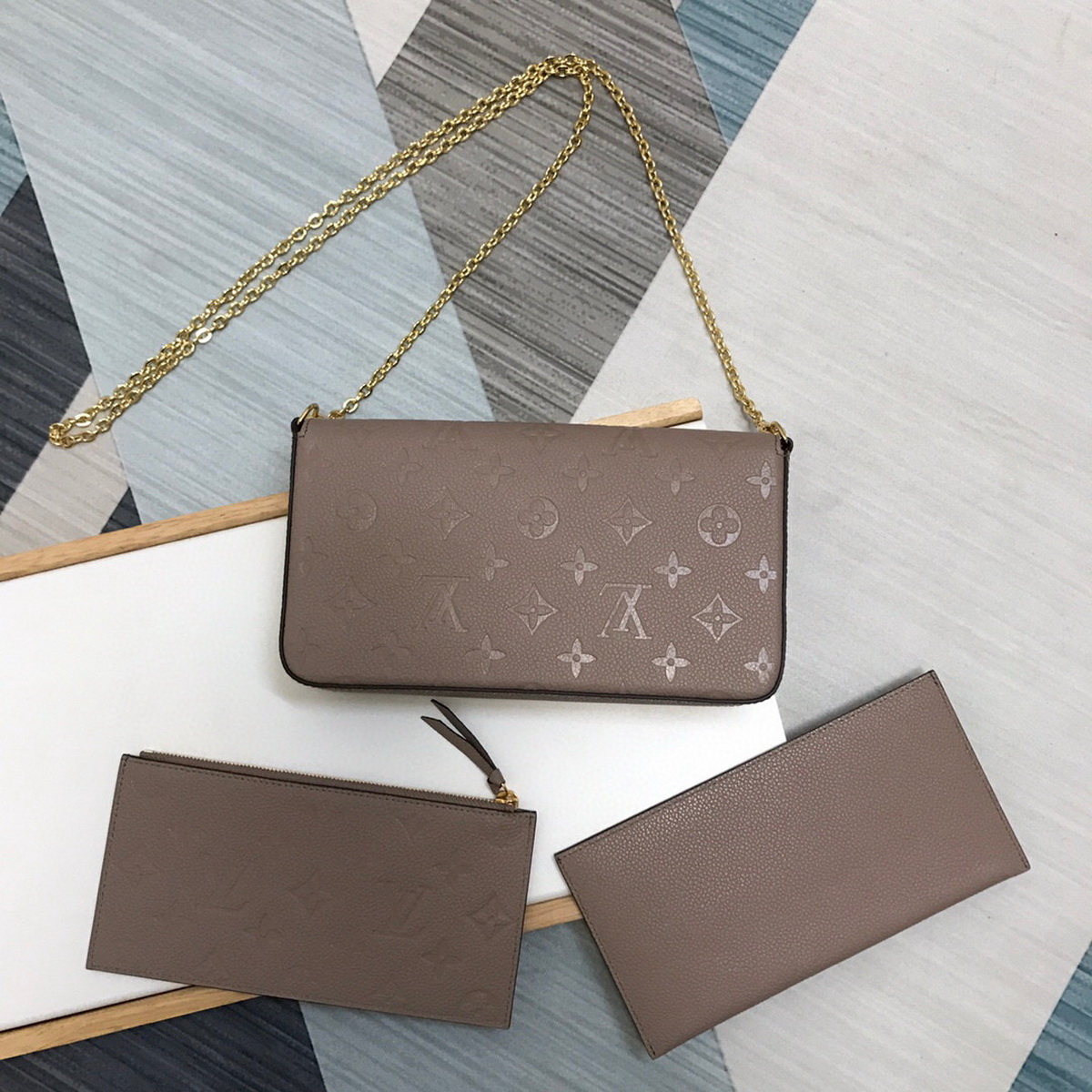 M68697, Louis Vuitton LV, POCHETTE FÉLICIE