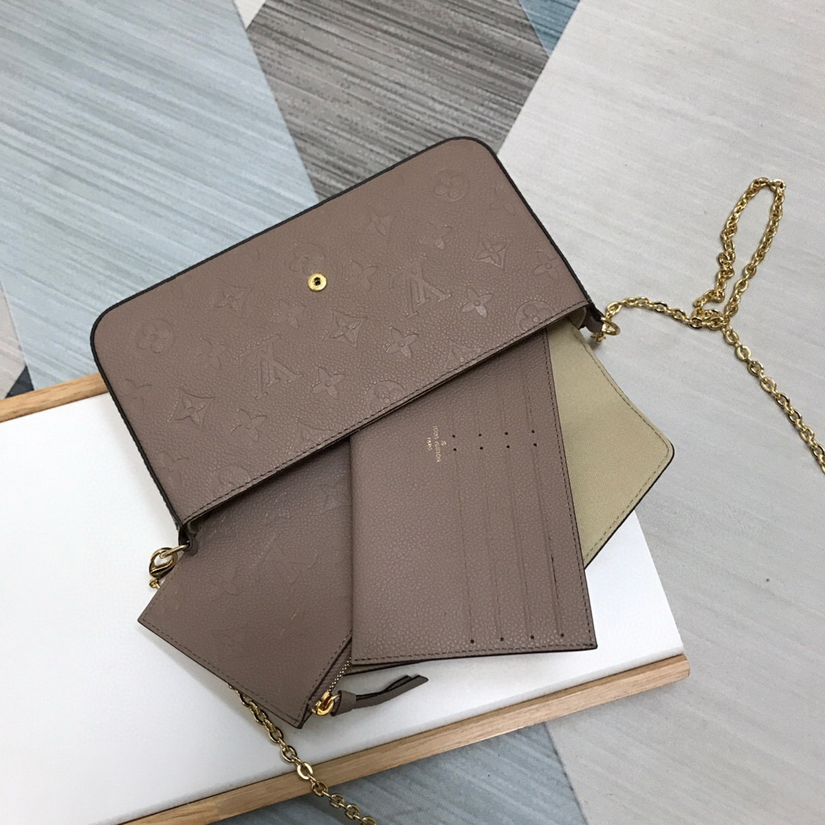 M68697, Louis Vuitton LV, POCHETTE FÉLICIE