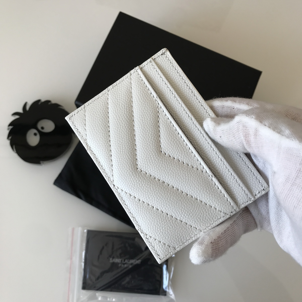 YSL Saint Laurent, 423291, MONOGRAM CREDIT CARD CASE IN GRAIN DE POUDRE TEXTURED MATELASSÉ LEATHER