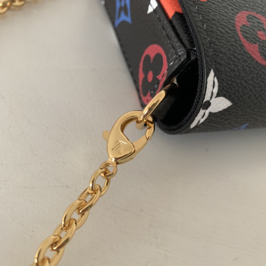 M80232  GAME ON FÉLICIE POCHETTE, Louis Vuitton LV