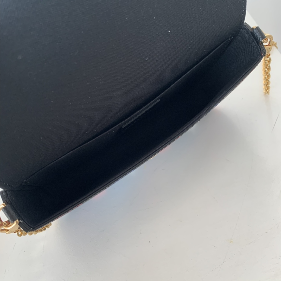 M80232  GAME ON FÉLICIE POCHETTE, Louis Vuitton LV
