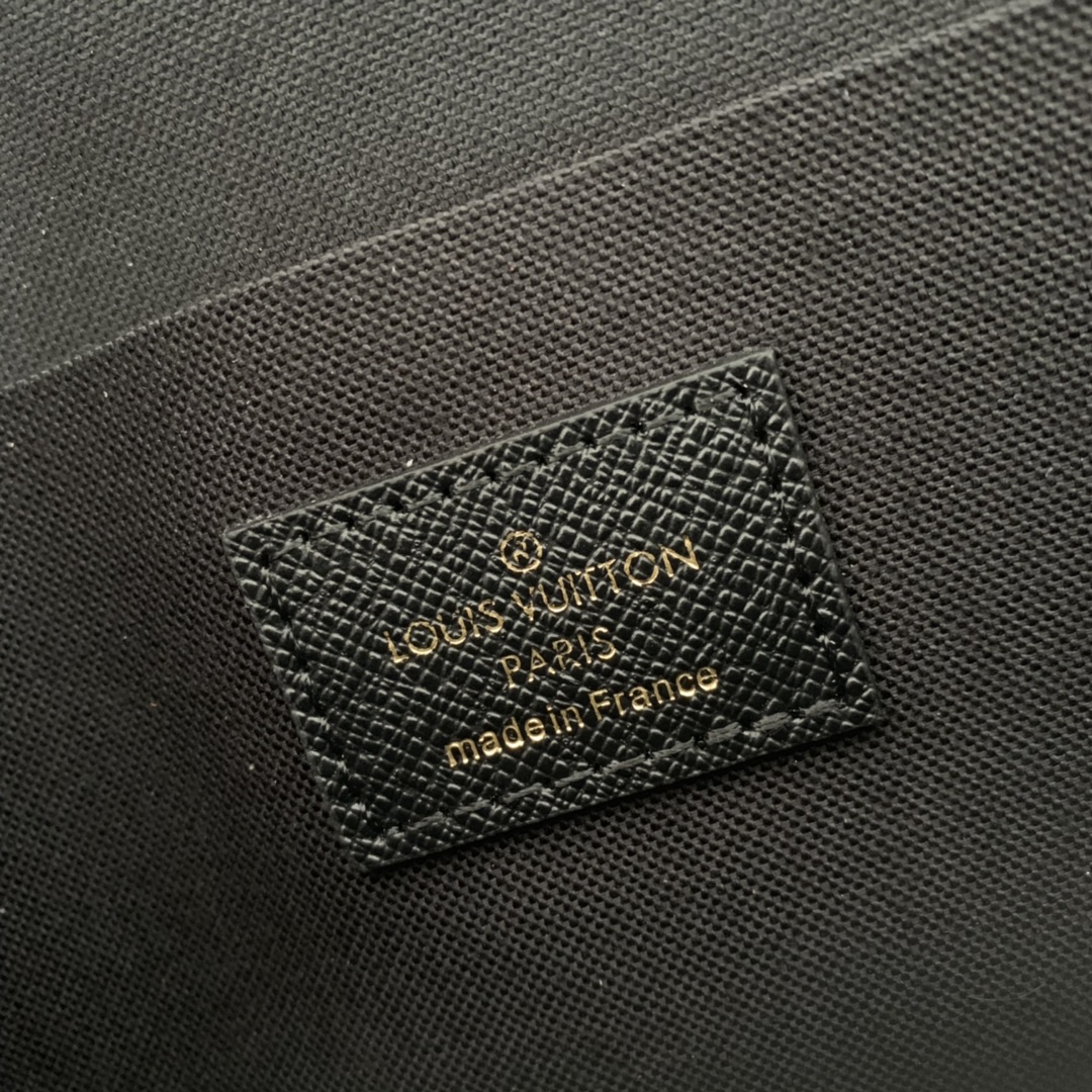 M80232  GAME ON FÉLICIE POCHETTE, Louis Vuitton LV