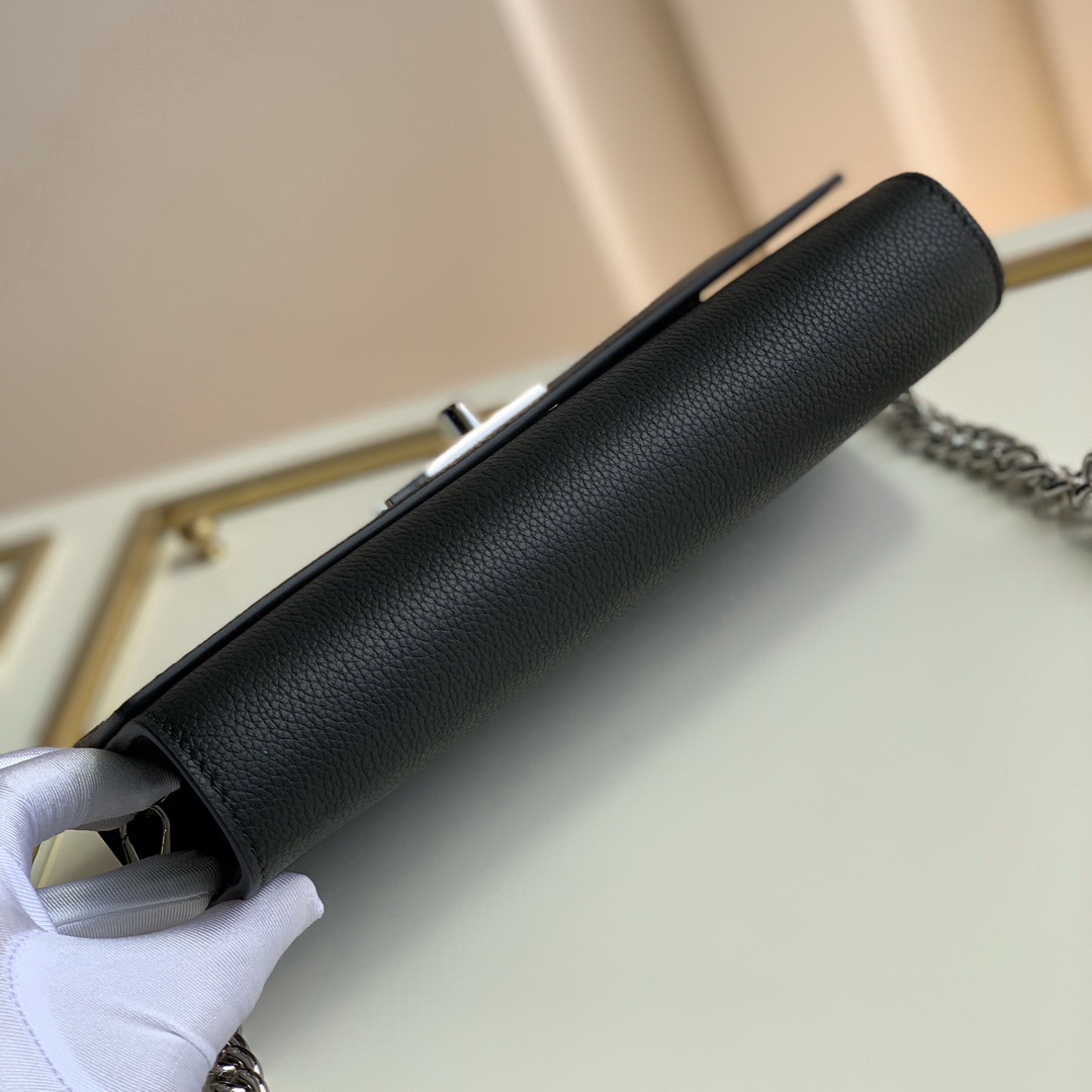 M56088  LOCKME CLUTCH, Louis Vuitton LV