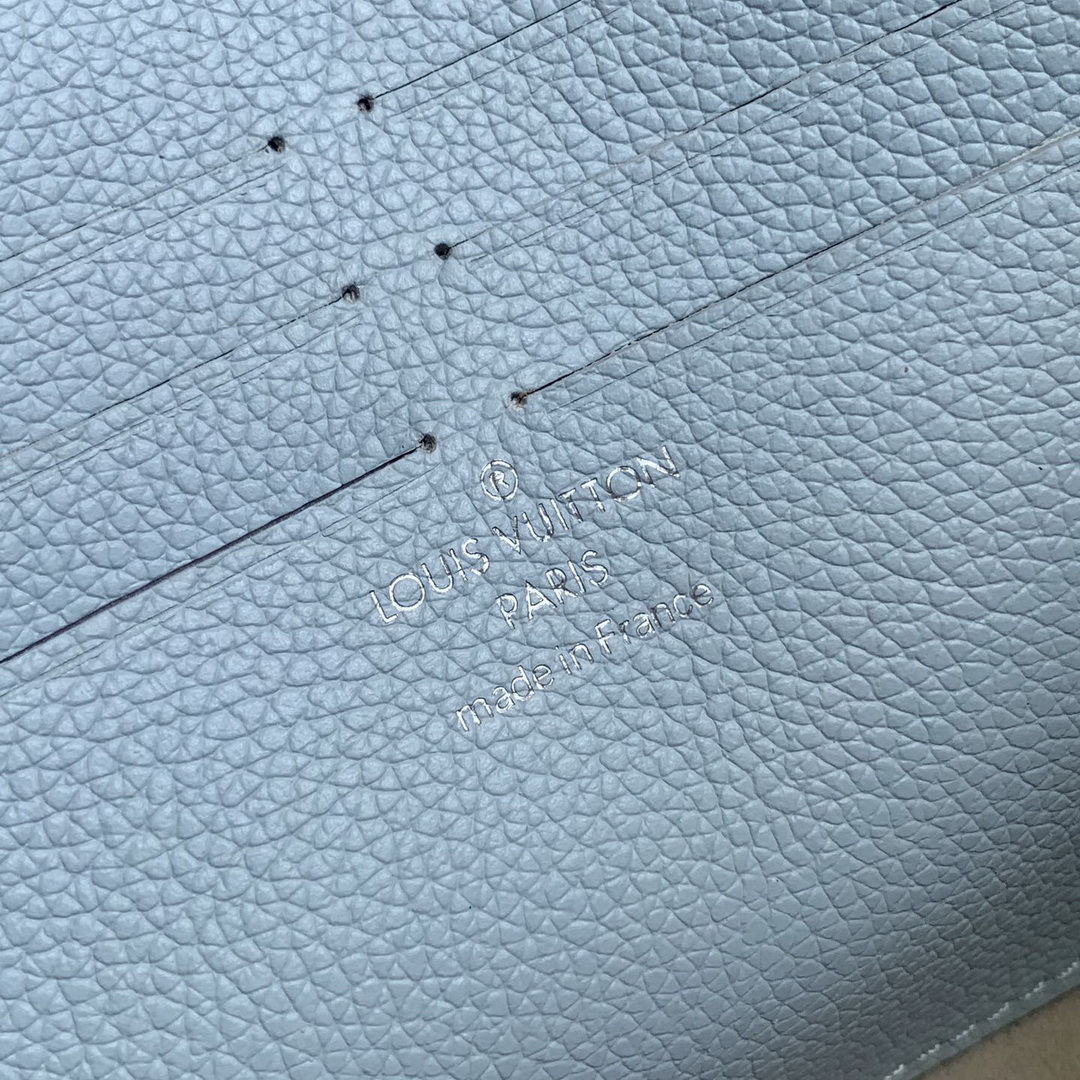 M56136  LOCKME CLUTCH, Louis Vuitton LV