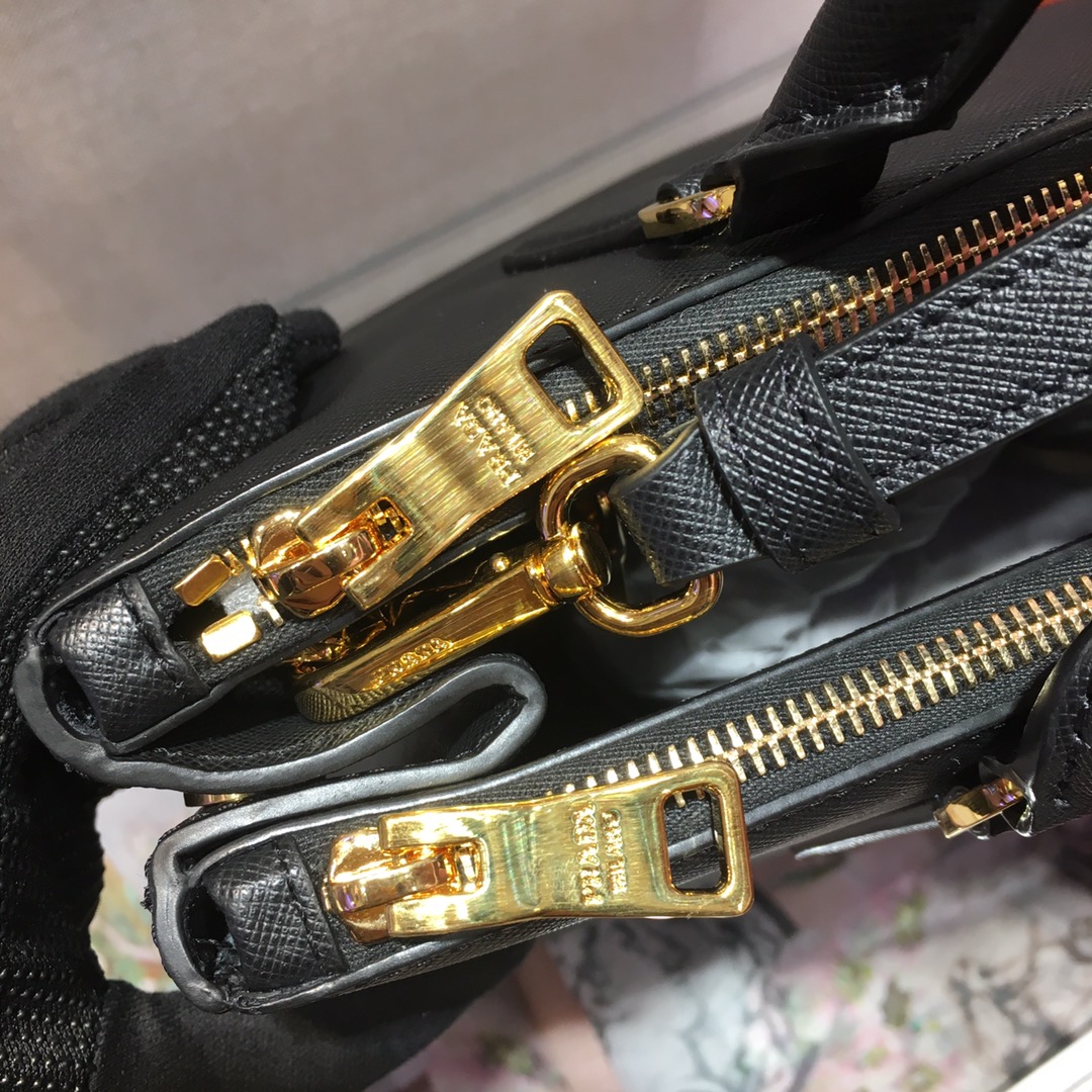 Medium Saffiano Leather Prada Galleria Bag, 1BA274
