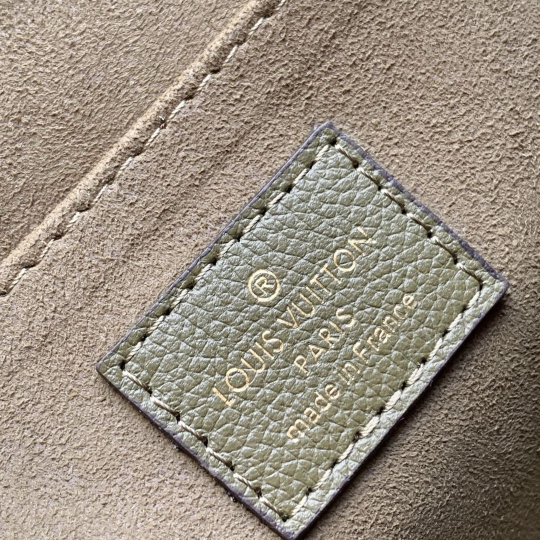M57067 LOCKME CHAIN PM, LOUIS VUITTON LV