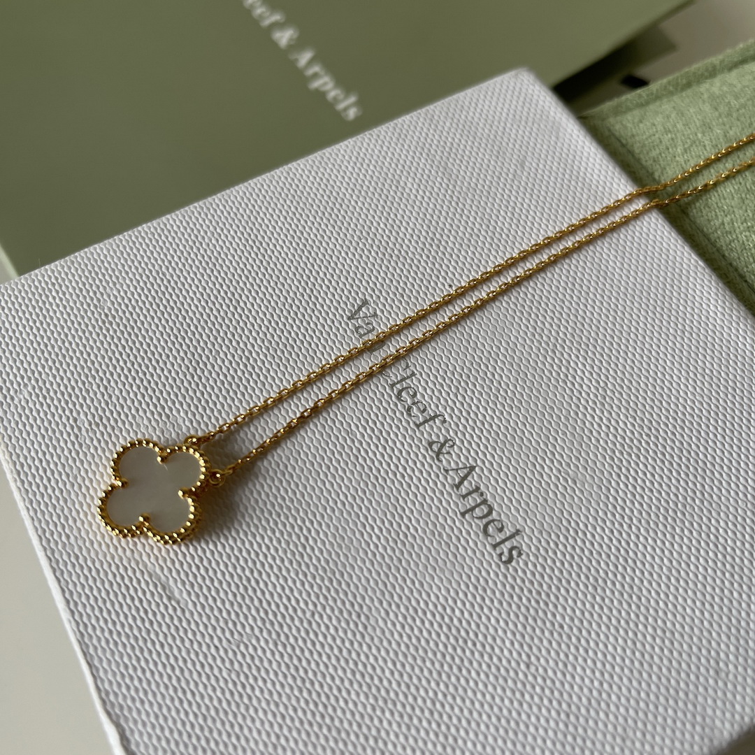 VanCleef&Arpels Necklaces