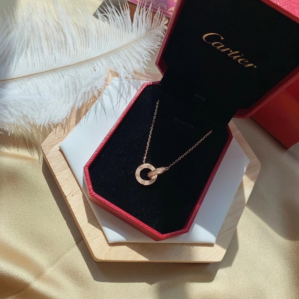 Necklaces & Pendants, Cartier