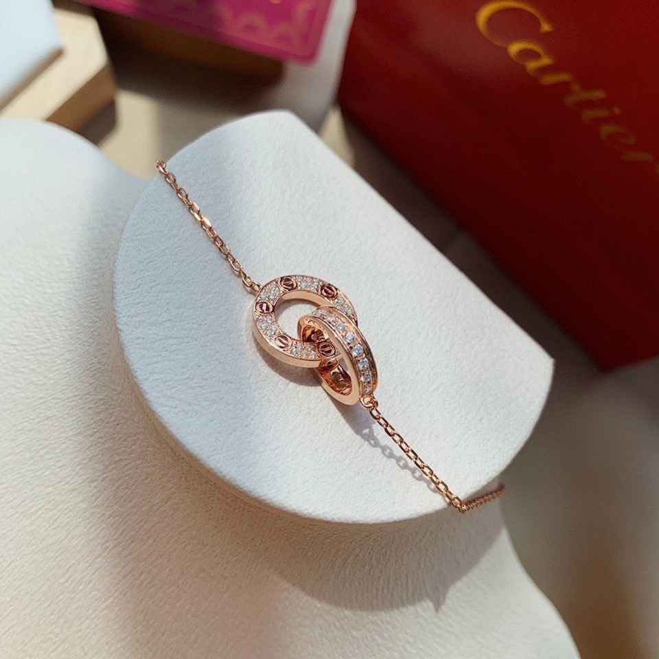 Necklaces & Pendants, Cartier