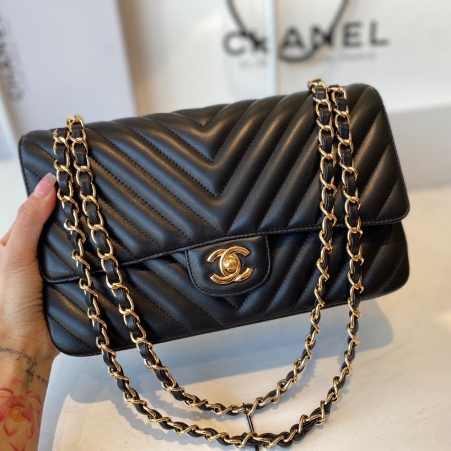 A01112  classic handbag, chanel bags