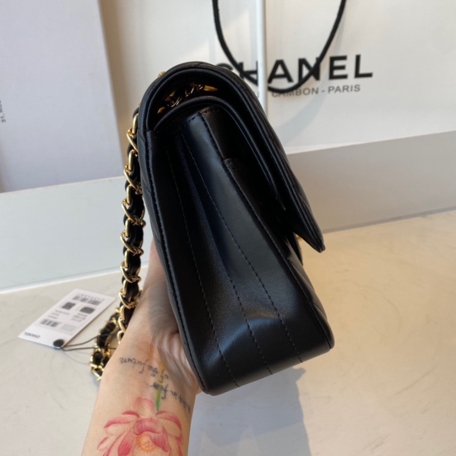 A01112  classic handbag, chanel bags