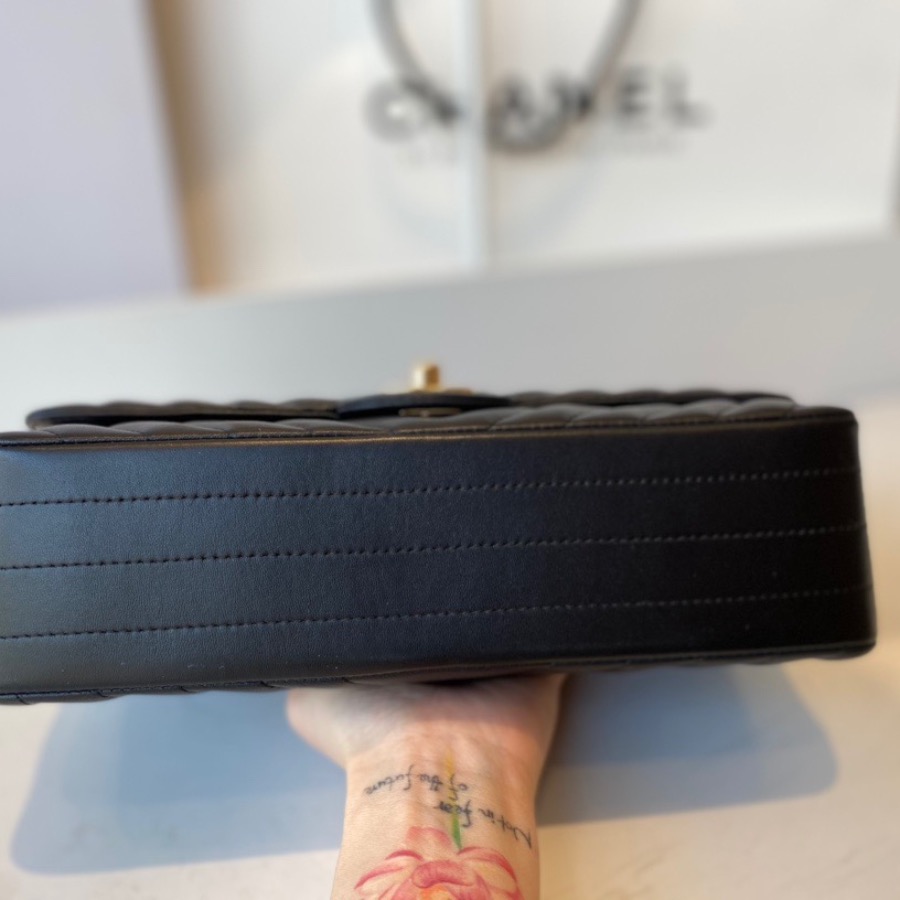 A01112  classic handbag, chanel bags