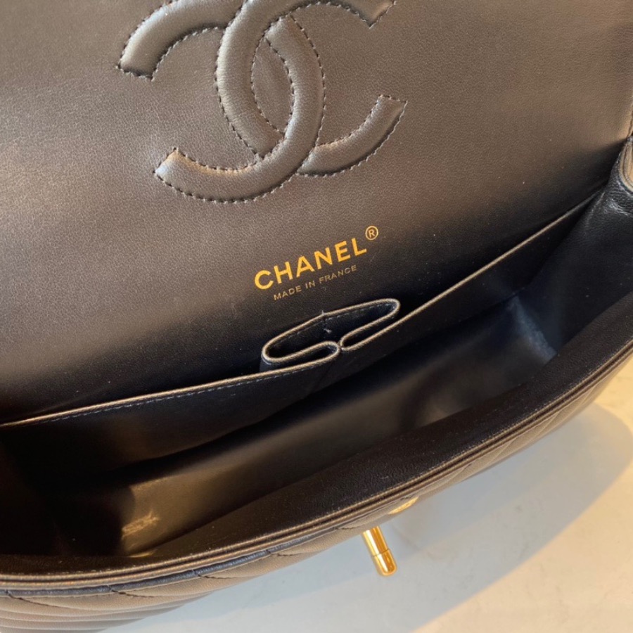 A01112  classic handbag, chanel bags