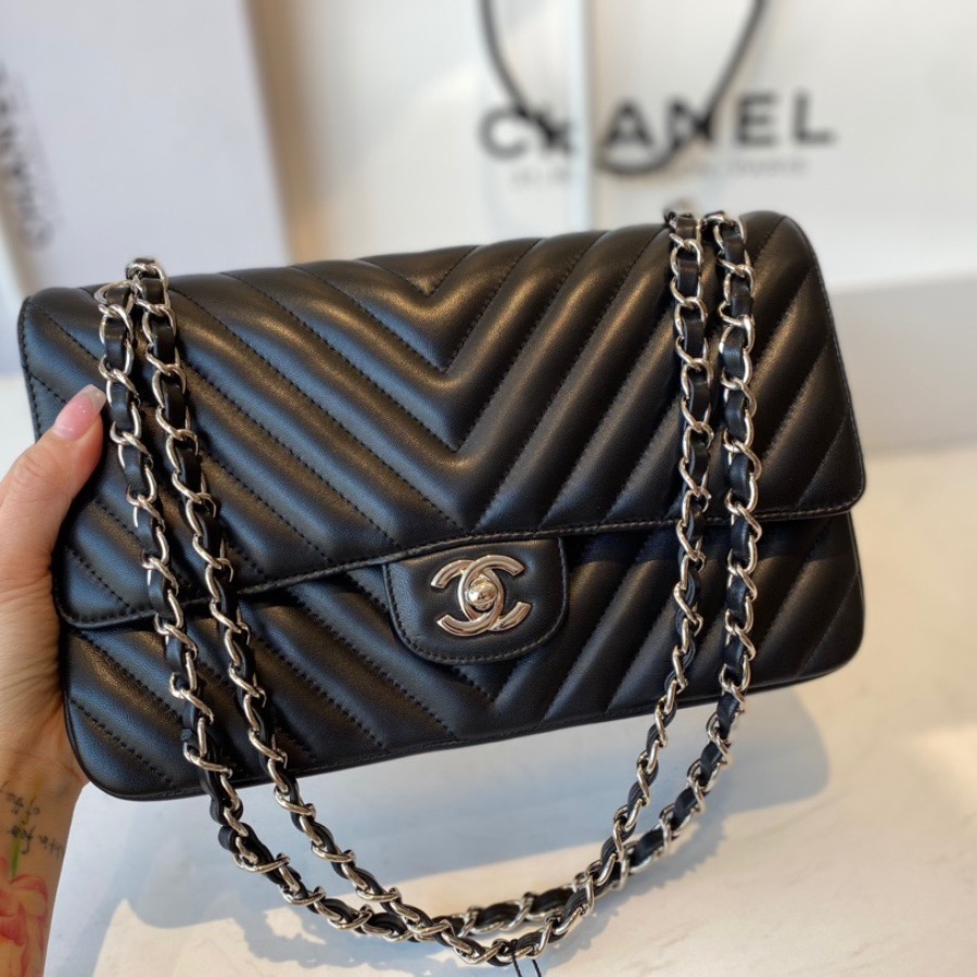 A01112  classic handbag, chanel bags