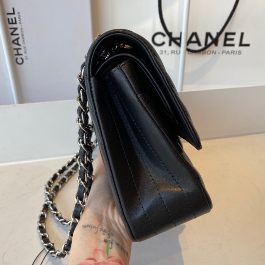 A01112  classic handbag, chanel bags