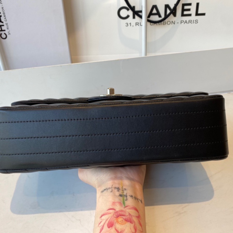 A01112  classic handbag, chanel bags