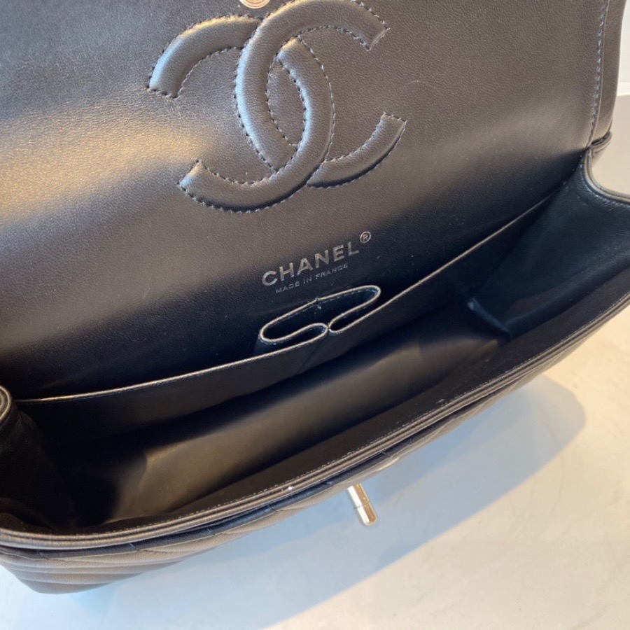 A01112  classic handbag, chanel bags