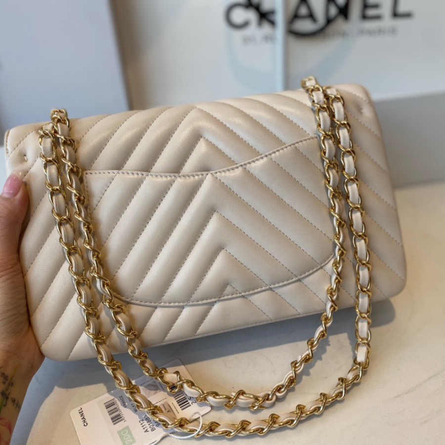 A01112  classic handbag, chanel bags