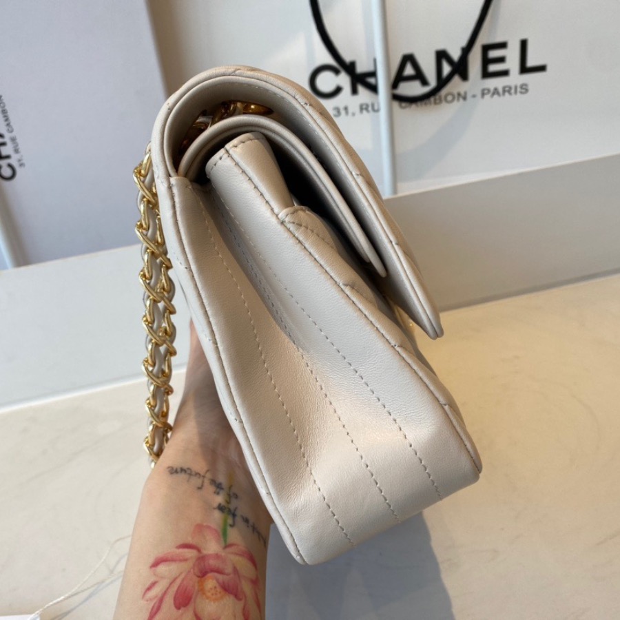 A01112  classic handbag, chanel bags