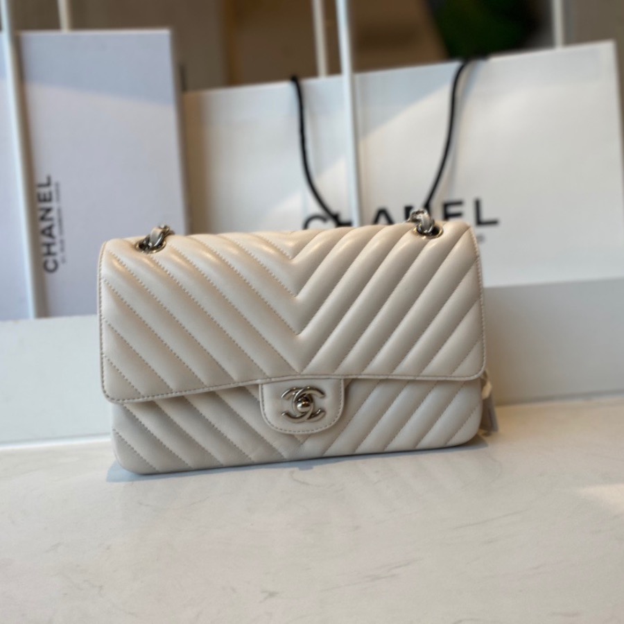 A01112  classic handbag, chanel bags
