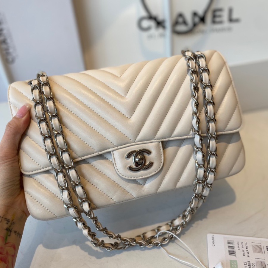A01112  classic handbag, chanel bags