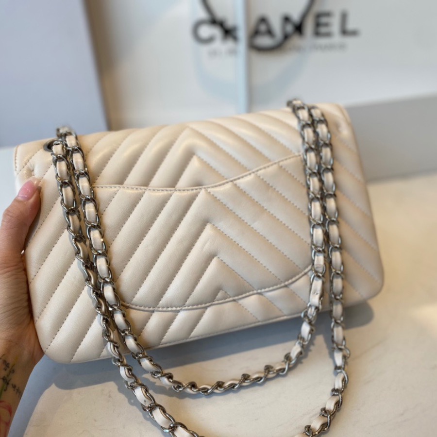 A01112  classic handbag, chanel bags
