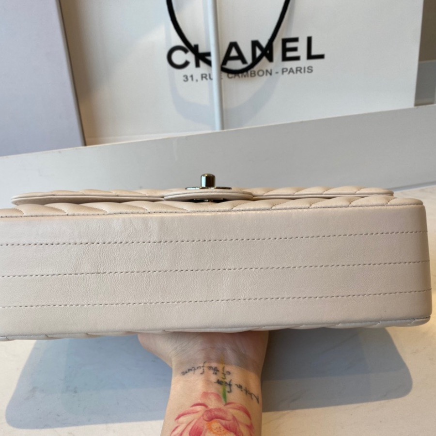 A01112  classic handbag, chanel bags