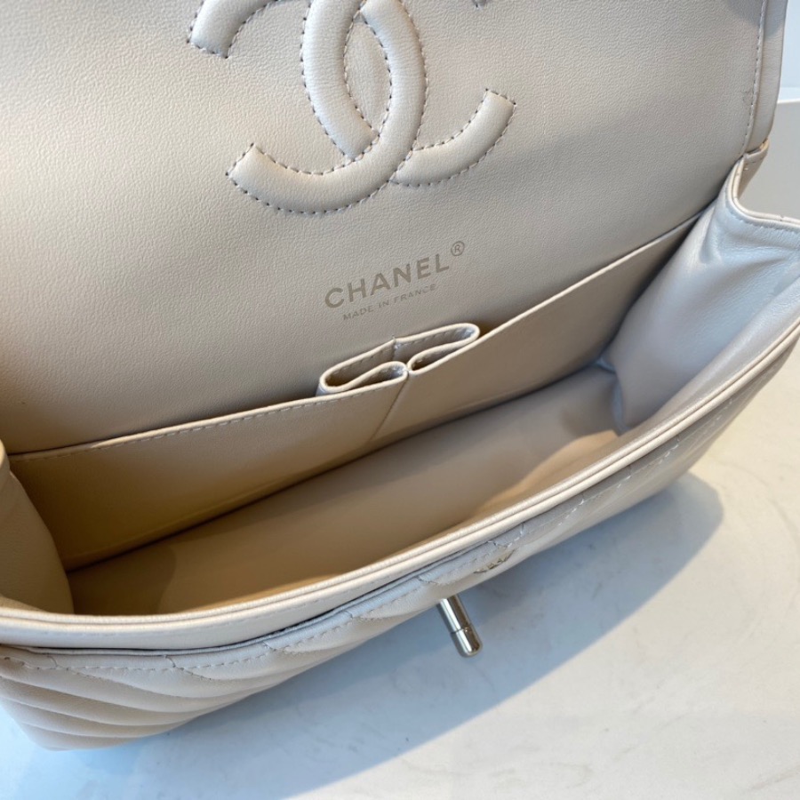 A01112  classic handbag, chanel bags
