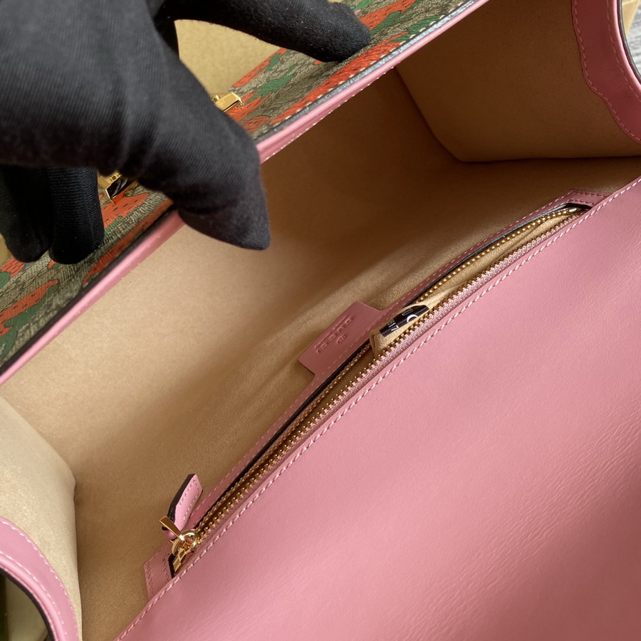 Gucci Padlock medium GG shoulder bag, 409486