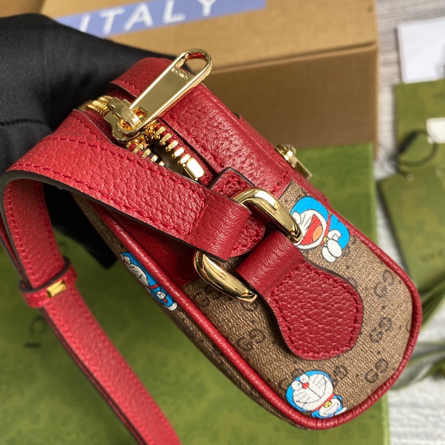 647784 Doraemon x Gucci mini bag, Gucci