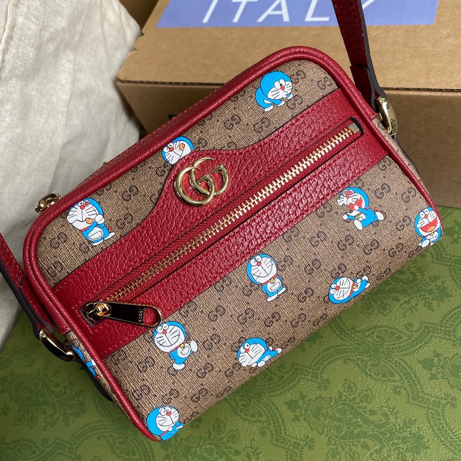 647784 Doraemon x Gucci mini bag, Gucci