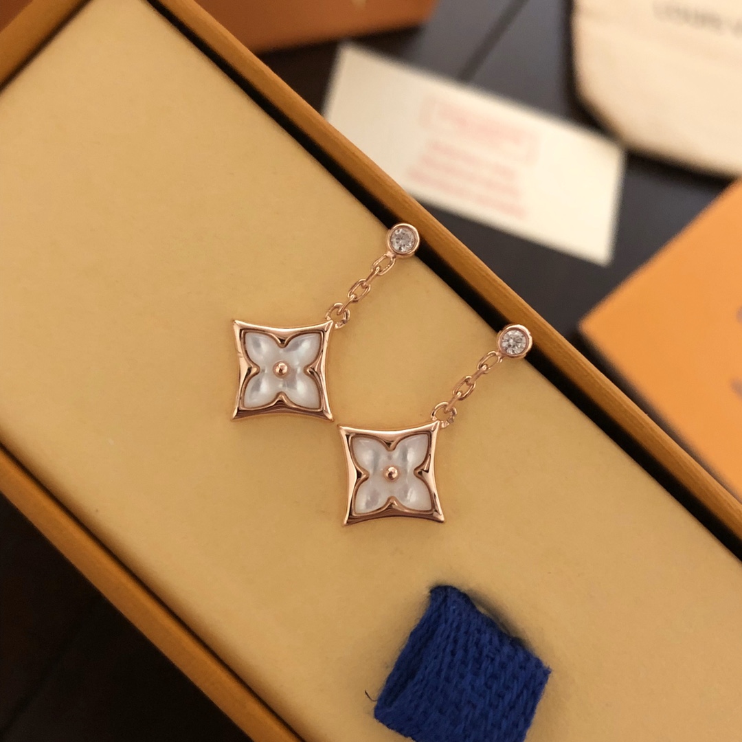 Earrings & Ear Stud, Louis Vuitton LV