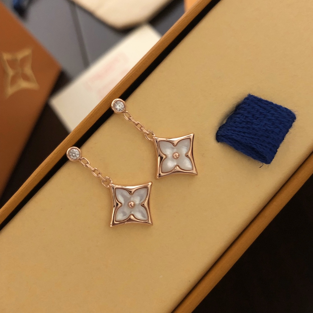 Earrings & Ear Stud, Louis Vuitton LV